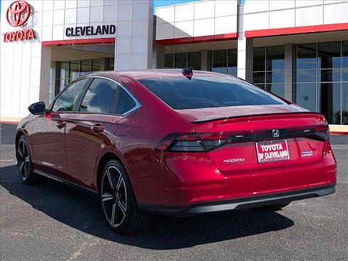 Used 2025 Honda Accord Sport image 5