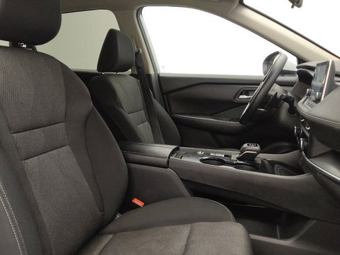 Used 2024 Nissan Rogue SV FWD image 21