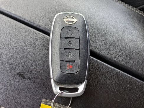 Used 2023 Nissan Rogue SV AWD/4WD image 32