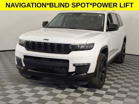 Used 2022 Jeep Grand Cherokee L Limited w/ Black Appearance Package RWD image 4