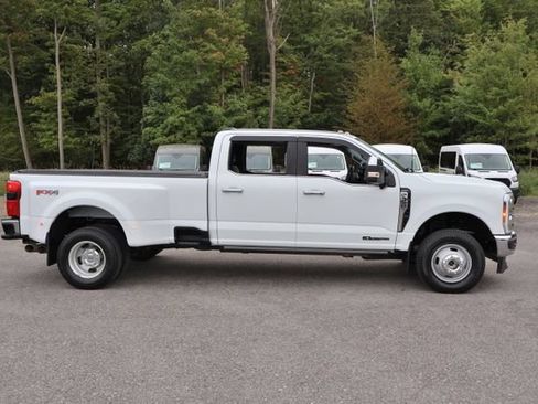 Used 2023 Ford F350 Lariat w/ Lariat Ultimate Package AWD/4WD image 10