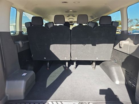 Used 2023 Ford Transit 350 XLT image 18