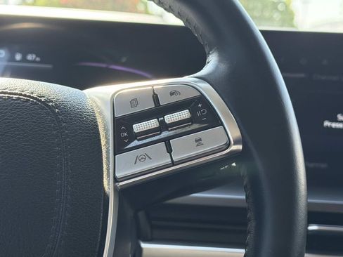 Used 2025 Kia Telluride S FWD image 14