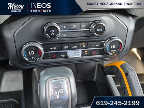 Used 2023 Ford Bronco Badlands w/ Sasquatch Package AWD/4WD image 22
