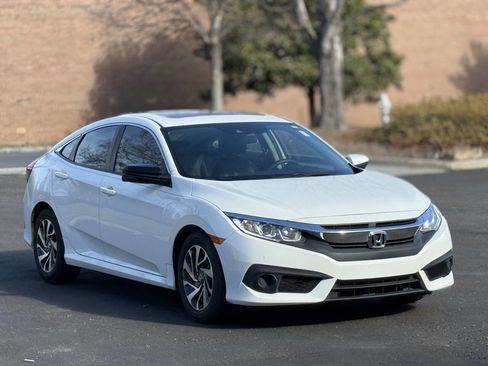 Used 2016 Honda Civic EX image 3