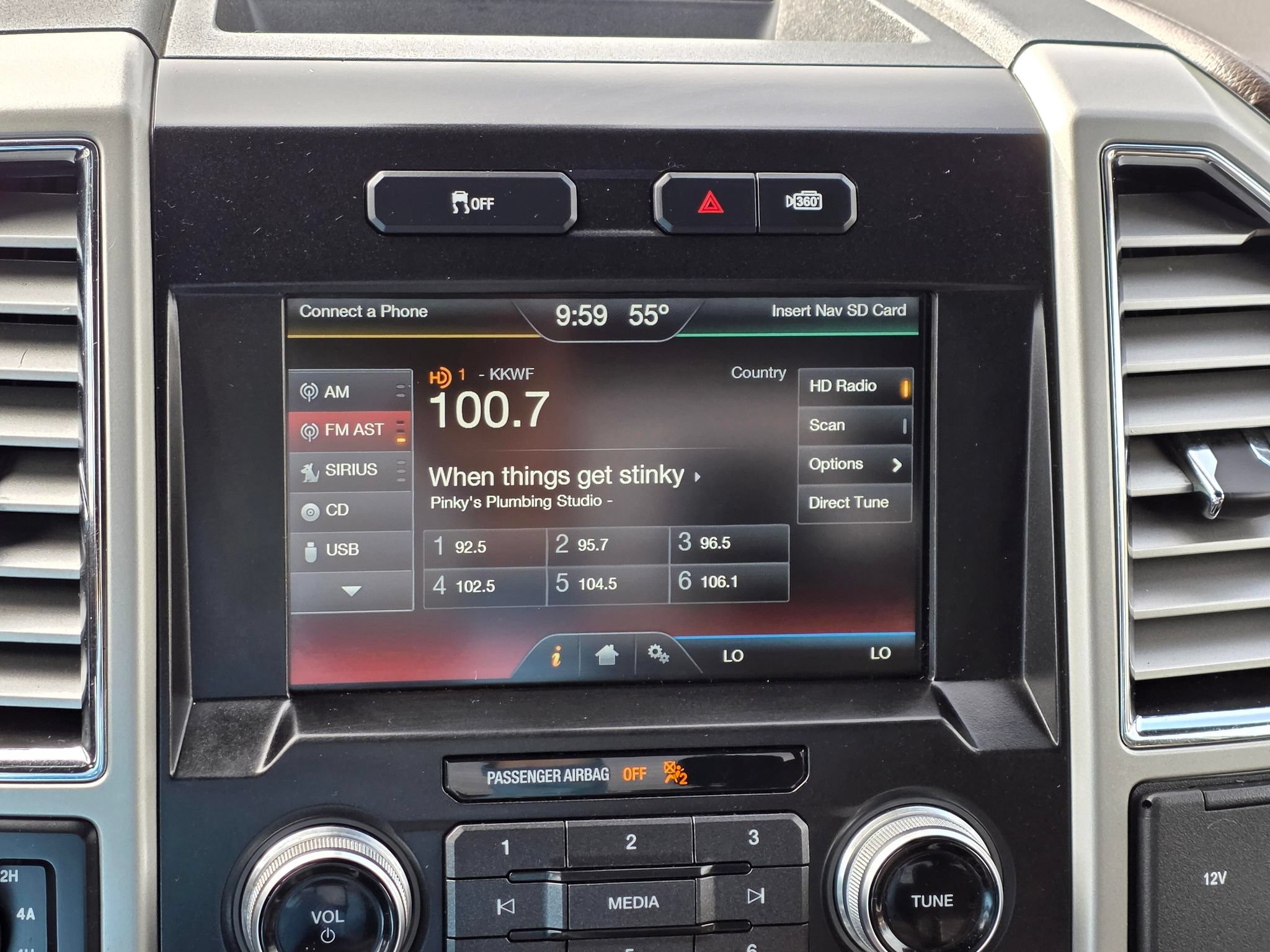 Used 2015 Ford F150 King Ranch w/ Equipment Group 601A Luxury AWD/4WD image 17