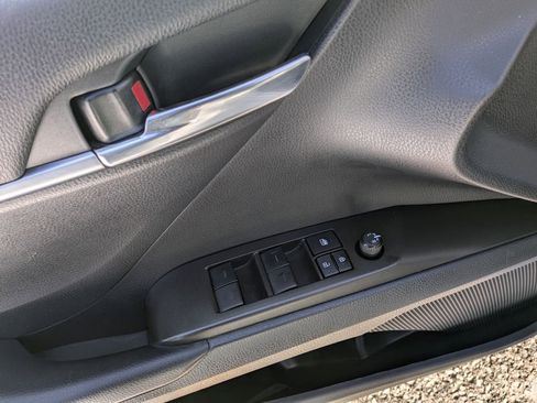 Used 2023 Toyota Camry SE image 10