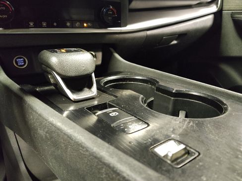 Used 2023 Nissan Rogue SV FWD image 26