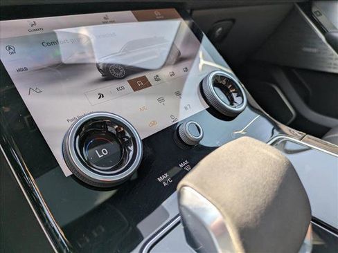 Used 2021 Land Rover Range Rover Velar R-Dynamic S image 11