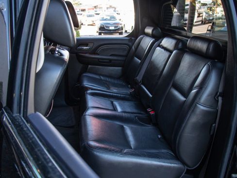 Used 2008 Cadillac Escalade EXT image 21