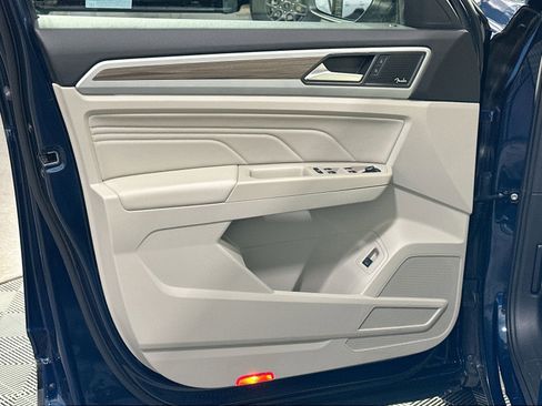 Used 2021 Volkswagen Atlas SEL Premium image 15