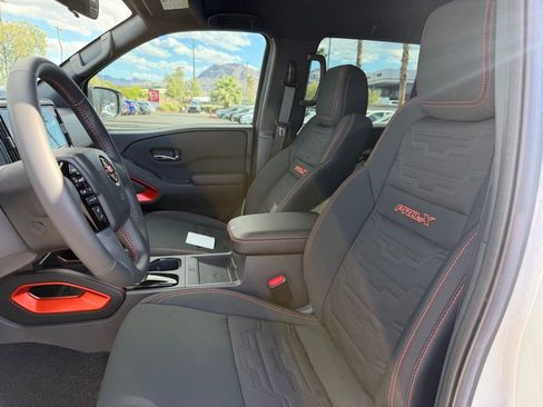 Used 2025 Nissan Frontier Pro-X w/ Pro Convenience Package image 12