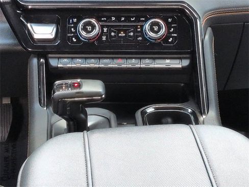 Used 2023 GMC Sierra 1500 AT4 w/ AT4 Preferred Package image 17