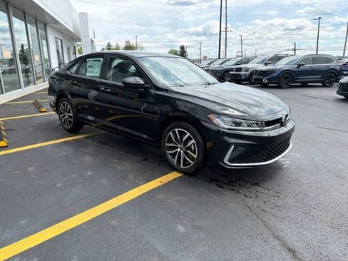 New 2026 Volkswagen Jetta SE FWD image 8