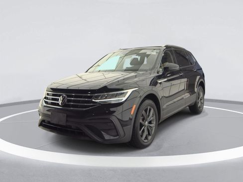 Used 2022 Volkswagen Tiguan SE image 6