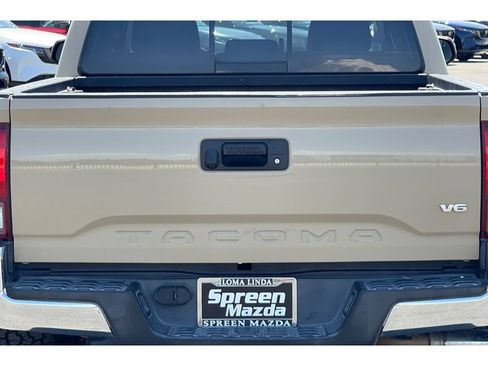Used 2018 Toyota Tacoma SR5 RWD image 44