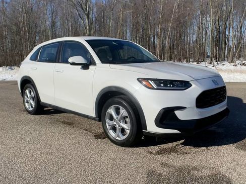 Certified 2023 Honda HR-V LX image 3