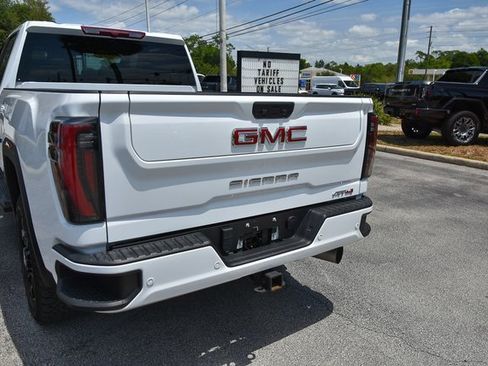 Used 2024 GMC Sierra 2500 AT4 image 12