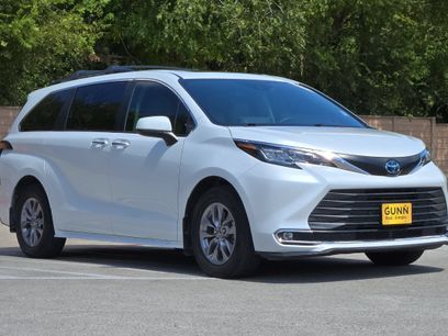 Used 2022 Toyota Sienna XLE