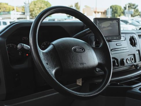 Used 2014 Ford E-150 and Econoline 150 w/ Power Group image 17