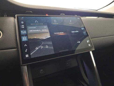 Certified 2025 Land Rover Discovery Sport S image 24