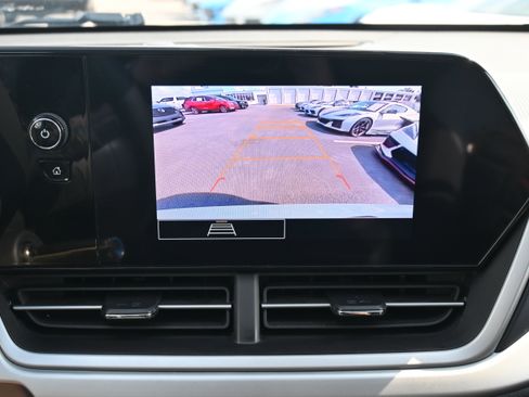 Used 2024 Chevrolet Trax LS w/ LS Convenience Package image 14