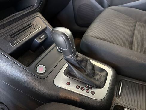 Used 2017 Volkswagen Tiguan Limited w/ Premium Package FWD image 25