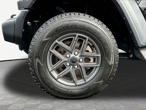 Used 2024 Jeep Wrangler Sport AWD/4WD image 31