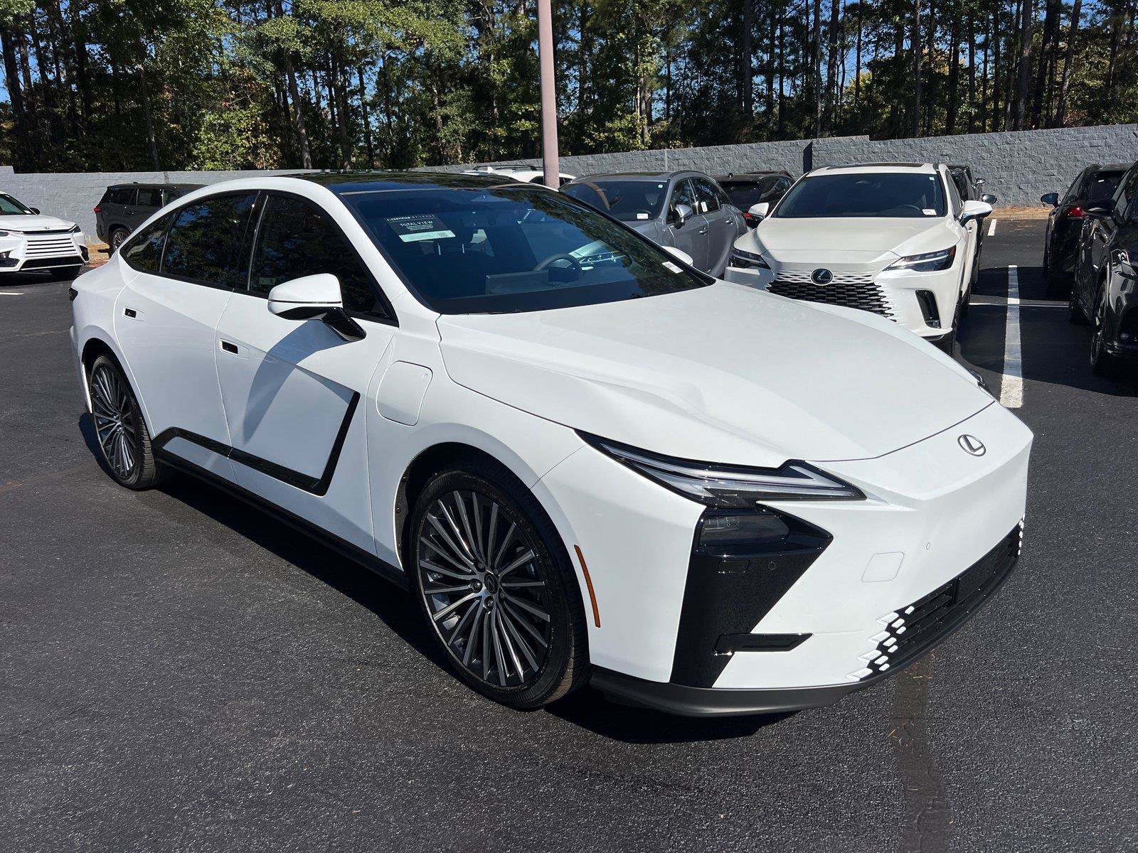 Used 2026 Lexus ES 350e w/ Convenience Package FWD image 3