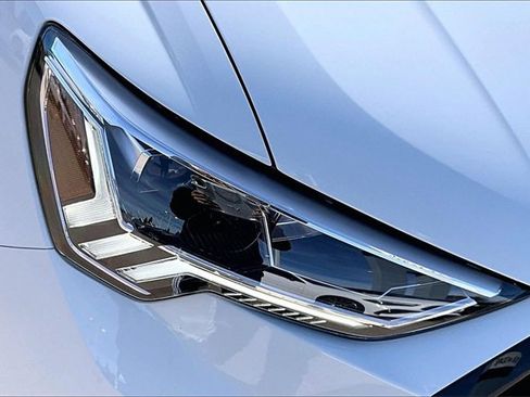 Used 2024 Audi Q3 2.0T Premium Plus w/ Premium Plus Package image 31