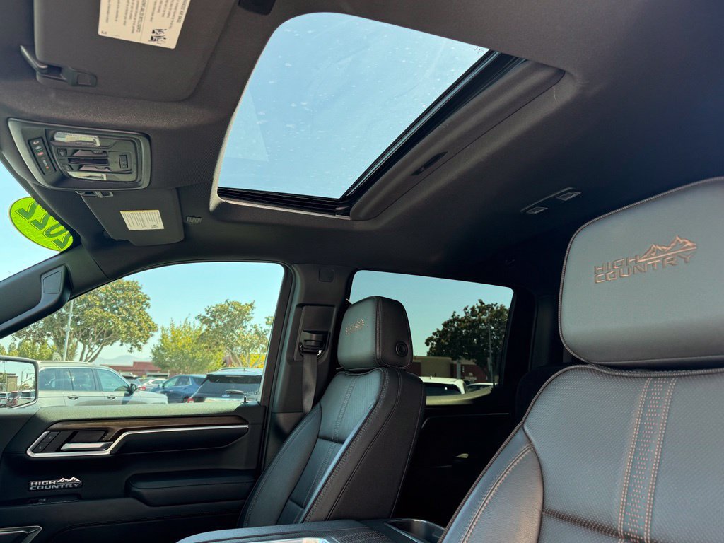 Used 2022 Chevrolet Silverado 1500 High Country w/ High Country Premium Package AWD/4WD image 14