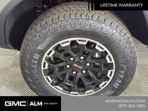 New 2026 GMC Canyon AT4 image 13