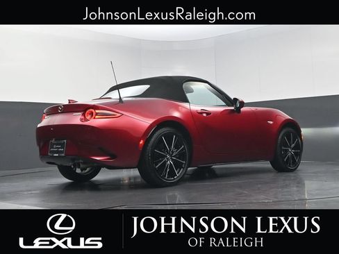 Used 2024 MAZDA MX-5 Miata Grand Touring RWD image 18