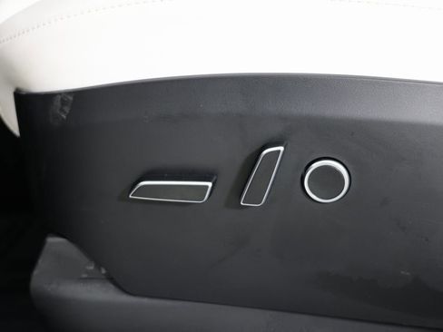 Used 2023 Tesla Model X image 23