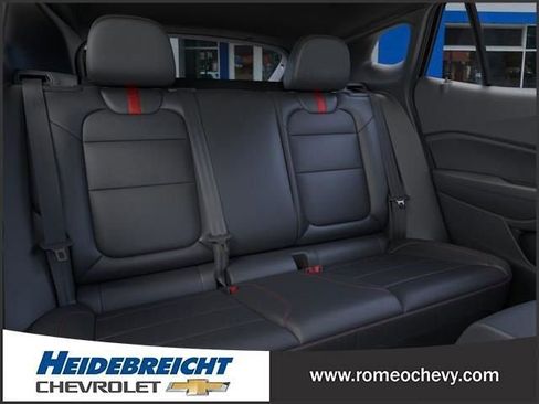 New 2025 Chevrolet Trax RS w/ Sunroof Package image 18