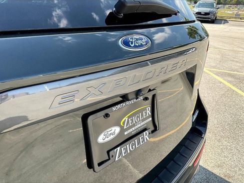 Certified 2022 Ford Explorer XLT w/ Equipment Group 202A image 8