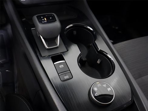 Used 2023 Nissan Rogue SV image 44