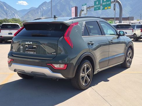 Used 2023 Kia Niro EX FWD image 5