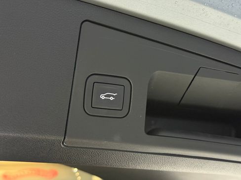 Certified 2025 Cadillac XT4 Premium Luxury image 42