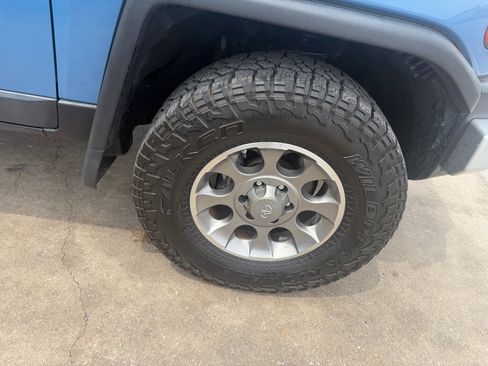 Used 2012 Toyota FJ Cruiser 4WD w/ Upgrade Pkg image 28