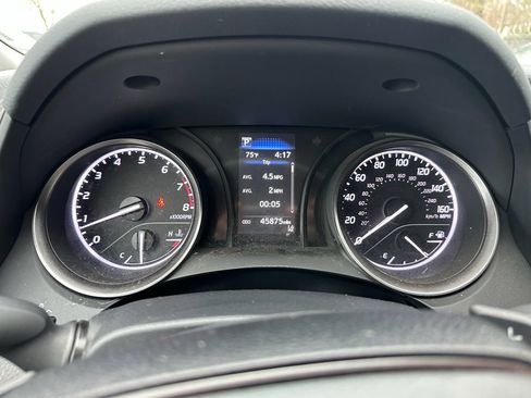 Used 2024 Toyota Camry SE image 17