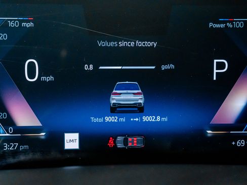 Used 2025 BMW X7 xDrive40i w/ M Sport Package image 40