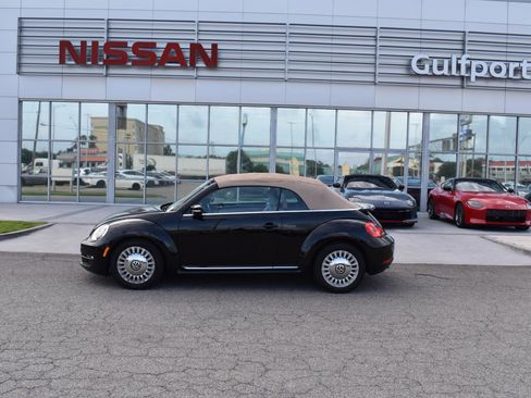 Used 2014 Volkswagen Beetle 1.8T FWD image 3