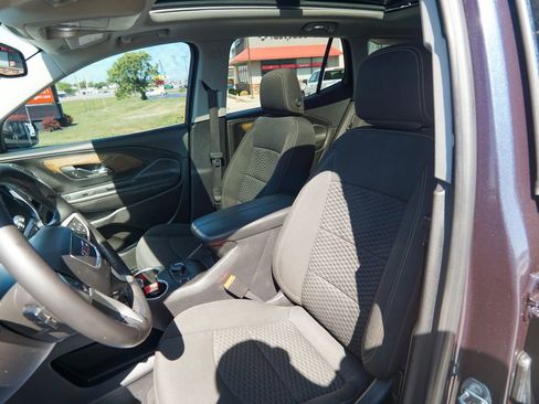 Used 2019 GMC Terrain SLE w/ Driver Convenience Package FWD image 17