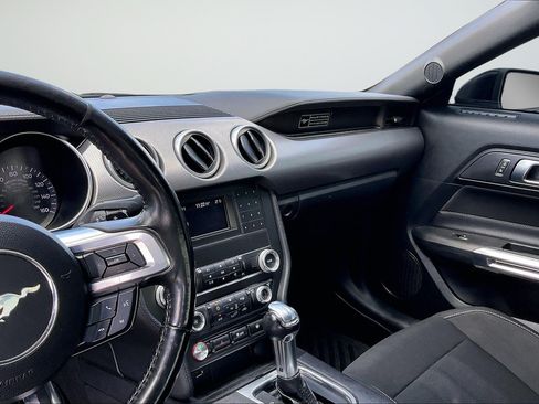 Used 2020 Ford Mustang GT RWD image 25