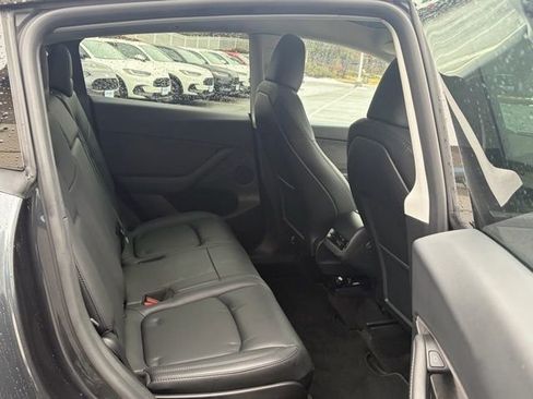 Used 2024 Tesla Model Y Long Range image 27