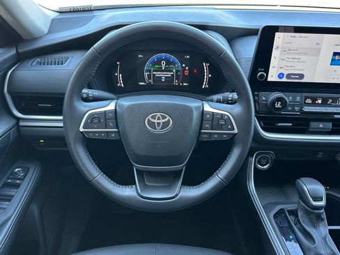 Certified 2025 Toyota Grand Highlander FWD image 14