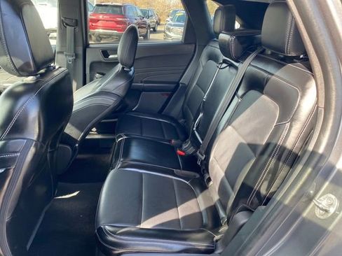 Used 2023 Ford Escape Platinum image 16