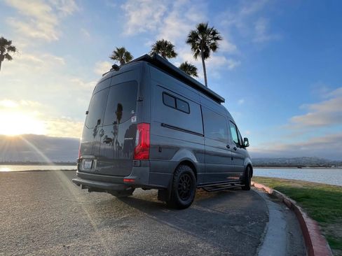 Used 2021 Mercedes-Benz Sprinter 2500 image 3
