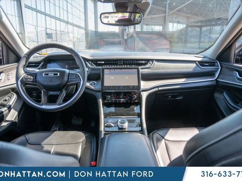 Used 2023 Jeep Grand Cherokee L Limited AWD/4WD image 3